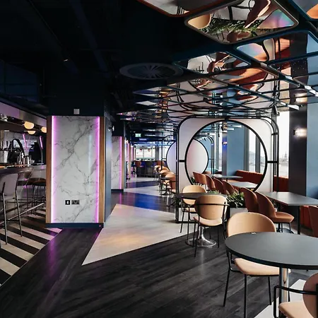 Yotel Hotel 4*