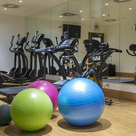 Radisson Red Hotel, Otel