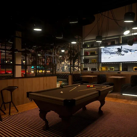 Radisson Red Hotel, Hotel