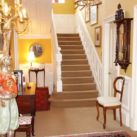Szálloda Claremont House 3*