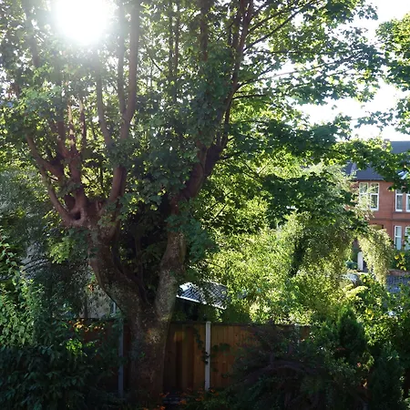 Claremont House Szálloda 3*