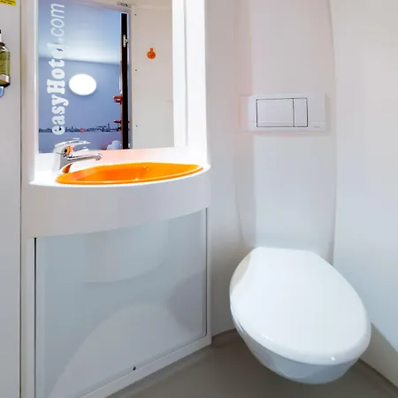 Hotel Easyhotel 2*