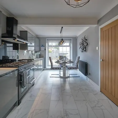 Torrance-village Near