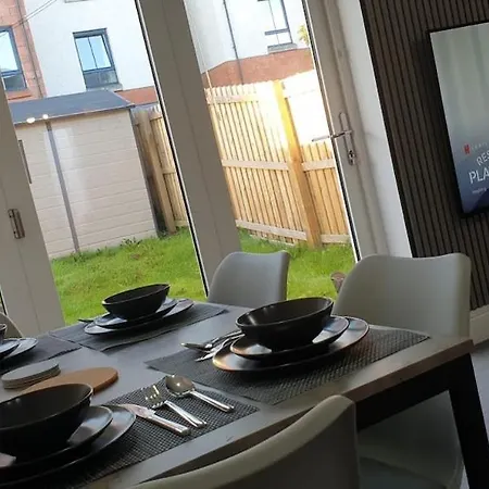 Oatlands Oasis-free Parking-2 Minutes From M74 Ferienhaus Glasgow