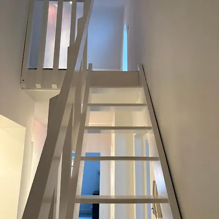Stylish Duplex 3 Bedroom *