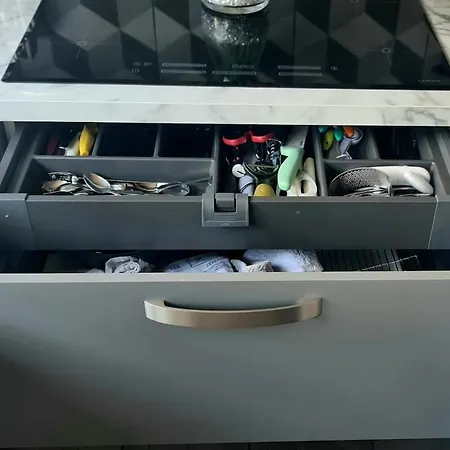 2-bedroom Away From In Glasgows' East End With Free Parking * Glasgow