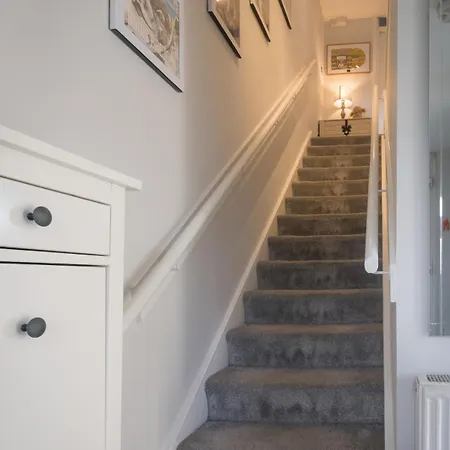 2-bedroom Away From In Glasgows' East End With Free Parking *