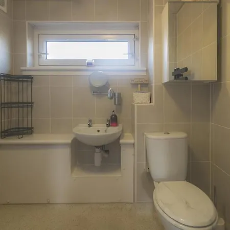 2-bedroom Away From In Glasgows' East End With Free Parking