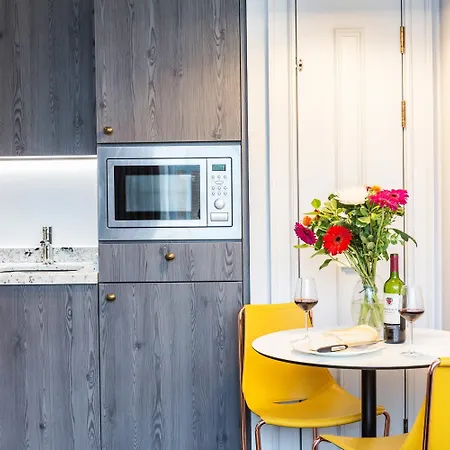 Native Aparthotel 4*