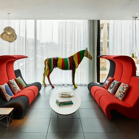 Citizenm