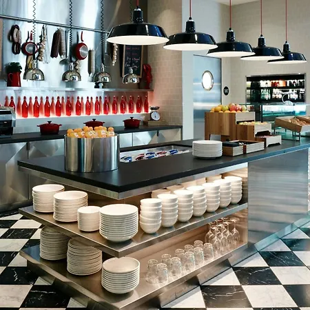 Citizenm