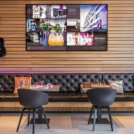 Moxy Merchant Hotell