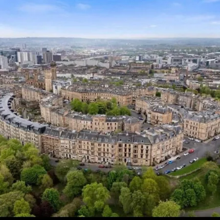 Grand In The Park Apartment Glasgow