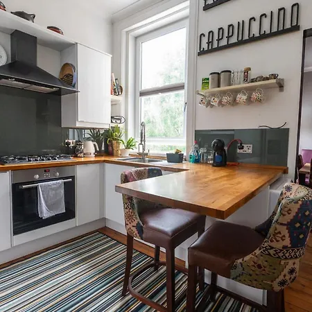 Traditional Close To Centre & Hampden Διαμέρισμα