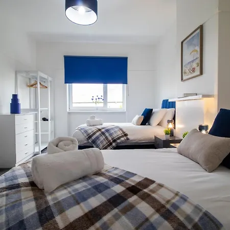 Bella House - 3 Bed House In Apartment *