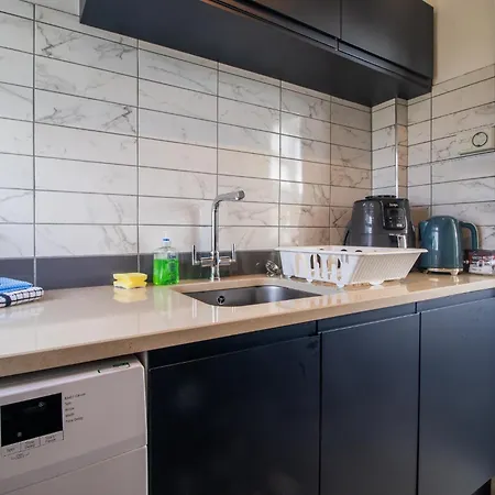 Bella House - 3 Bed House In Apartment *