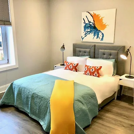 Byevo Almar - Close To And Airport - Perfect For Contractors Or Large Groups *