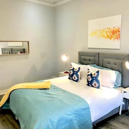 Byevo Almar - Close To And Airport - Perfect For Contractors Or Large Groups