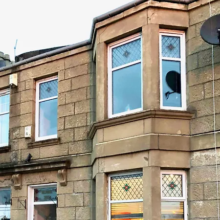 Casa de Férias Byevo Almar - Close To And Airport - Perfect For Contractors Or Large Groups Glasgow