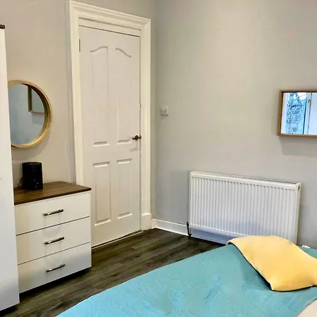 Feriehus Byevo Almar - Close To And Airport - Perfect For Contractors Or Large Groups Glasgow