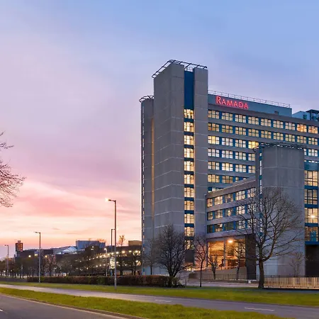 ホテル Ramada By Wyndham East Kilbride 3*