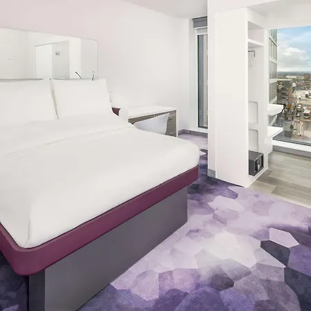 Yotel מלון 4*