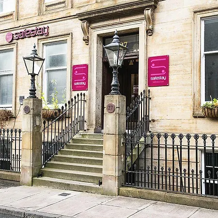 Safestay Charing Cross 3*