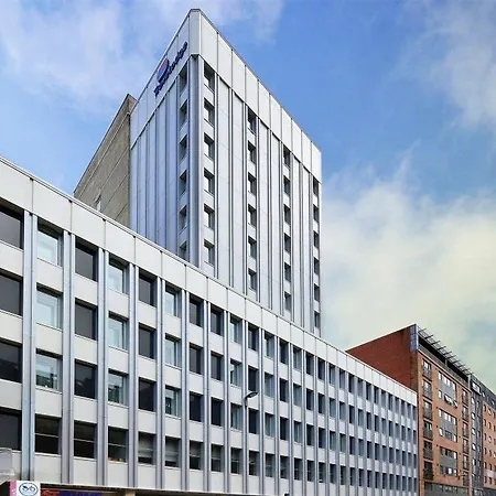 Travelodge Queen Street 3*