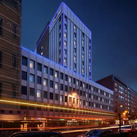Travelodge Queen Street