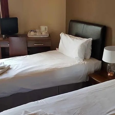 The Fullarton Park Hotel 2*