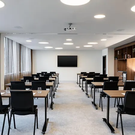 Courtyard By Marriott Sec Hotel