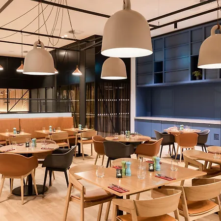 Courtyard By Marriott Sec 4*