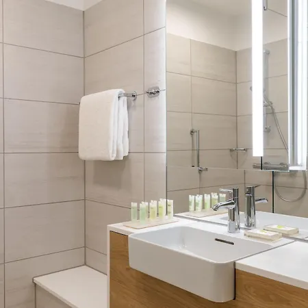 Courtyard By Marriott Sec Отель 4*