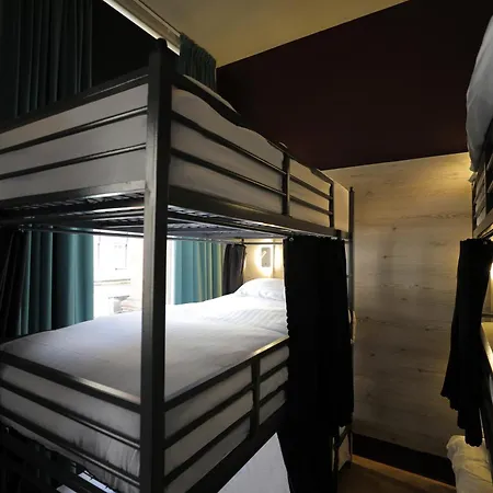 Hotel Revolver