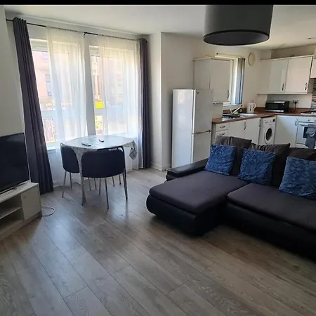 City, Celtic Park & Emirates Stadium Apartment, For Families Or Age Over 23 Apartman *