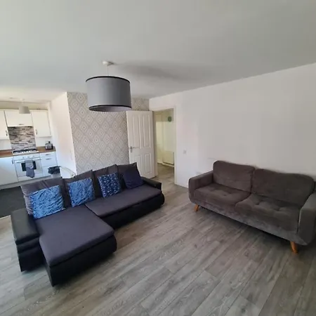 City, Celtic Park & Emirates Stadium Apartment, For Families Or Age Over 23 Глазго