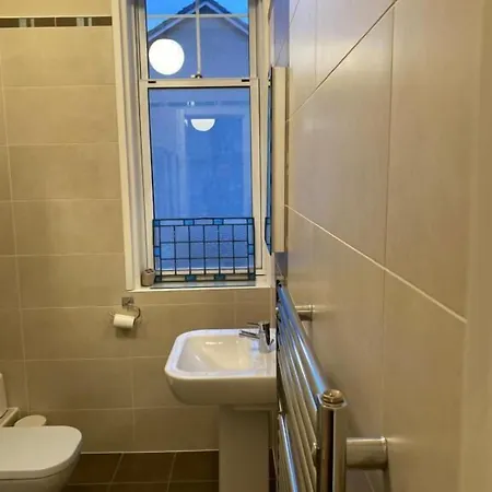 Glasgow Guest House