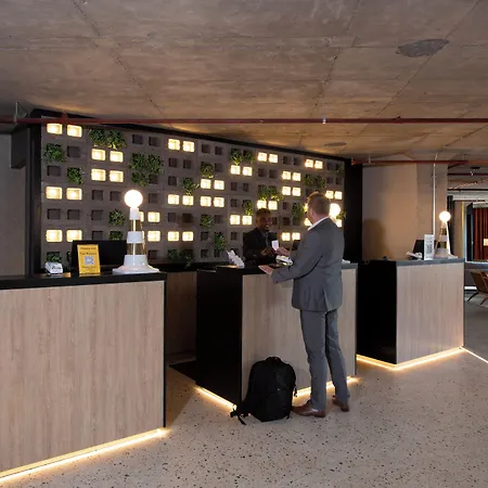 Sandman Signature Hotel