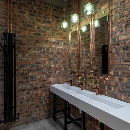 Sandman Signature Hotel 4*