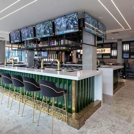 Sandman Signature 4*