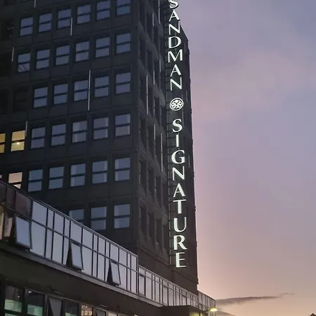 Hotel Sandman Signature 4*