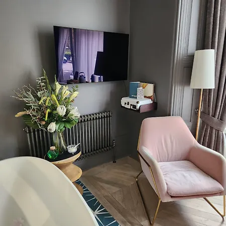 Отель Boutique 50 4*