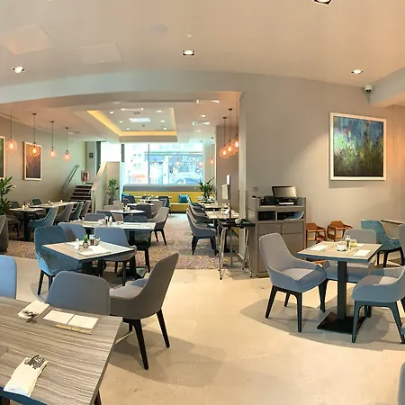 Maldron Hotel 4*