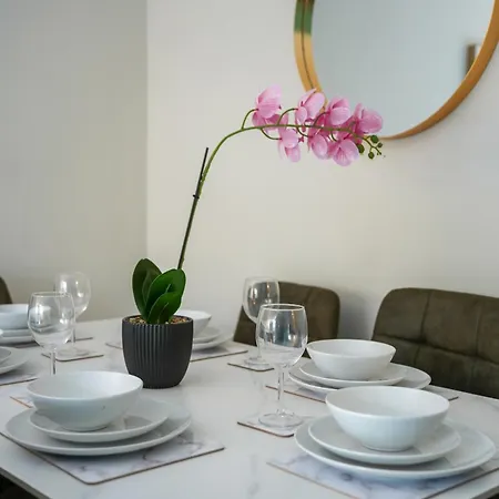 Stobhill Apartment *