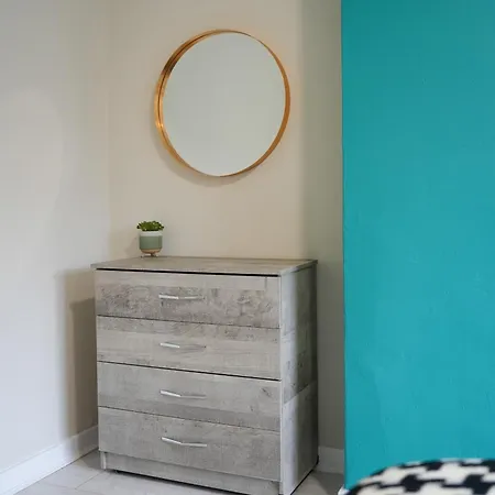 Stobhill Apartment *