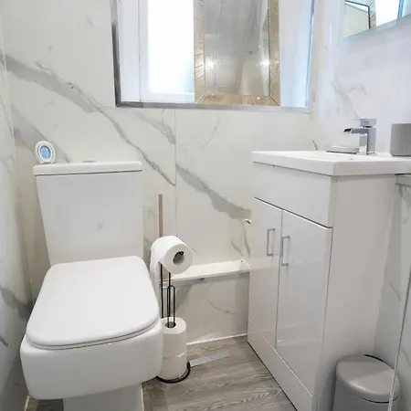 Stobhill Apartment *