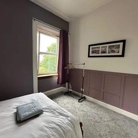 Victorian 5 Bedroom House Free Parking Sse *