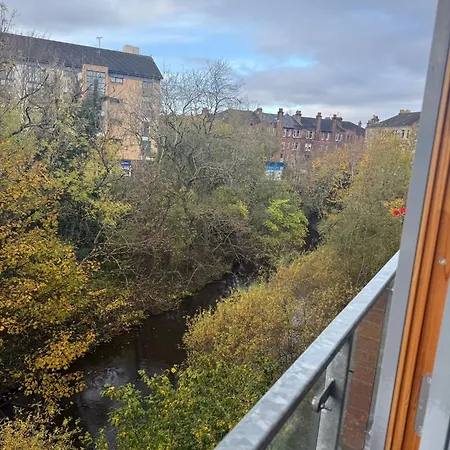 2br With Parking Near Southside And Queens Park *