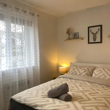 Modern In West End, Free Parking