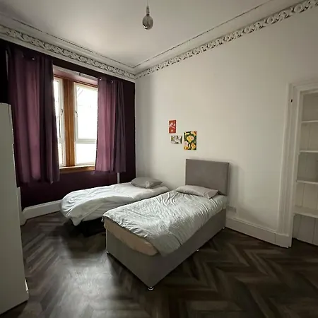 Victorian 5 Bedroom House Free Parking Sse *